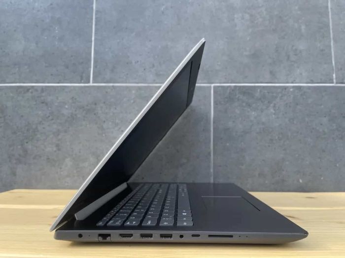 Ноутбук Lenovo ideapad 320-15IKB/ i5-8250U/ 8Gb DDR4/ 256Gb M2/ 15.6"/ Full HD/ IPS/вживаний з гарантією