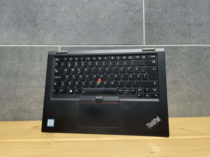 Сенсорний ноутбук Lenovo ThinkPad X390 Yoga/ i5-8265U/ 8Gb/ 256Gb/ 13"/ Full HD/ IPS/ Гарантія