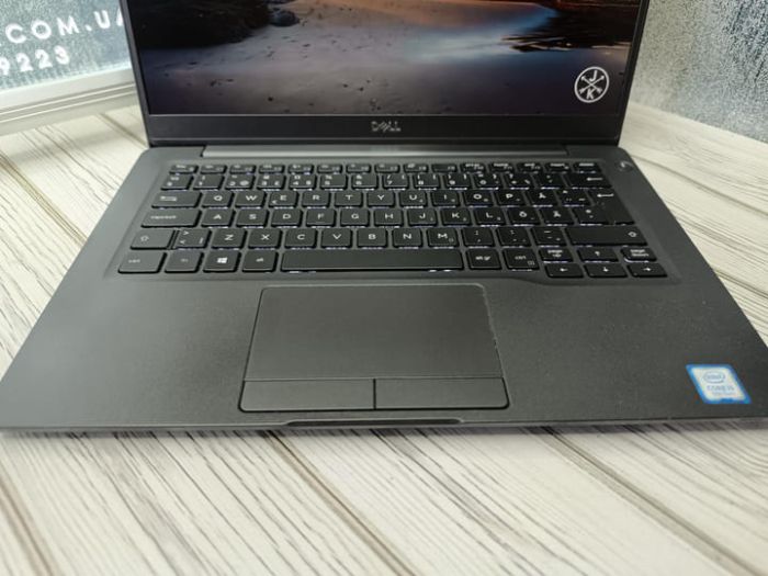 Ноутбук Dell Latitude 7300 \ Сенсорний Full HD \ IPS \ I5-8365U \ Ram 16 GB \ SSD 240 GB - Б/В